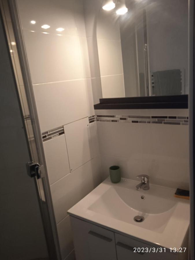 Plein Centre Face Au Lac, Cave Velo Apartment Bagnoles de l'Orne Normandie